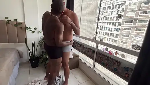 Eşcinsel arkadaşım daha önce hiç vajina yememişti, ben ona yaptım ve o da geldi.