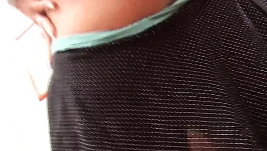 Büyük memeli kıllı amcık dildoya bayılıyor