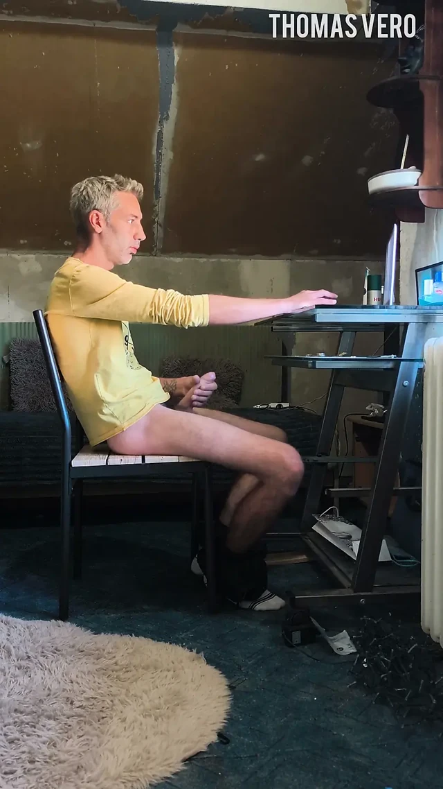 Webcam sohbeti. Mastürbasyon yapmak istiyorum. Bana bir şey göster