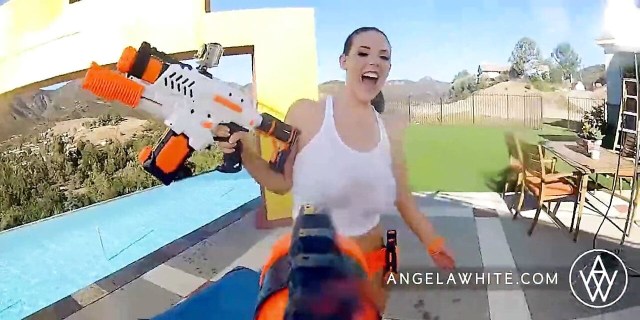 Angela beyaz ve dani daniels kahrolası dışında