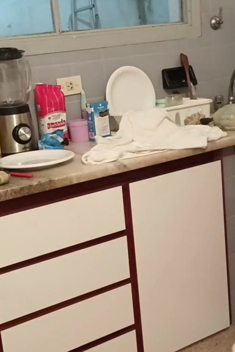İlerledim Üvey Babamın Mutfakta Her Gece Ziyaretlerinden Gerçekten Hoşlandığımı Tahmin Ediyor