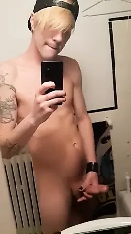 Montreal twink mastürbasyon yapıyor