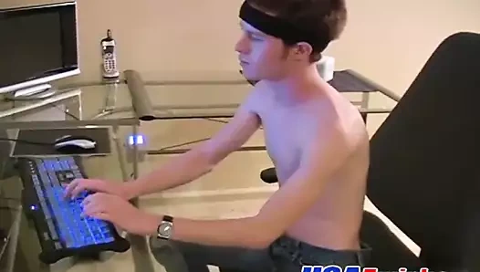 Jack kapalı arkadaşlar niki ve andy sahip olan bir sıcak sikme üzerinde web kamerası