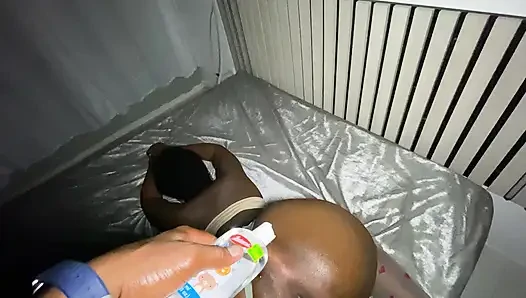 GECELERI KOMŞUMUN ODASıNA ONA BOLCA SÜT VERMEK IÇIN GIDIYORUM