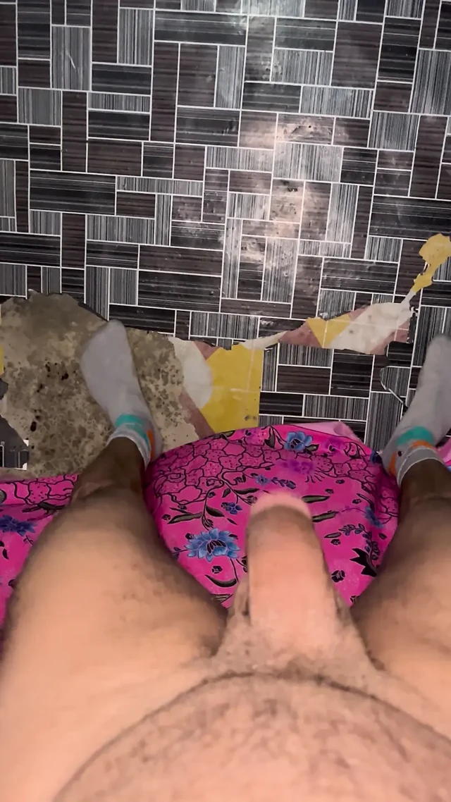 Seks öncesi yarağımı tekmeliyorum