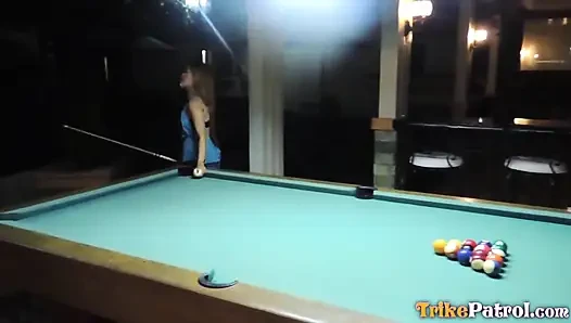 İnatçı poony sürtüyor