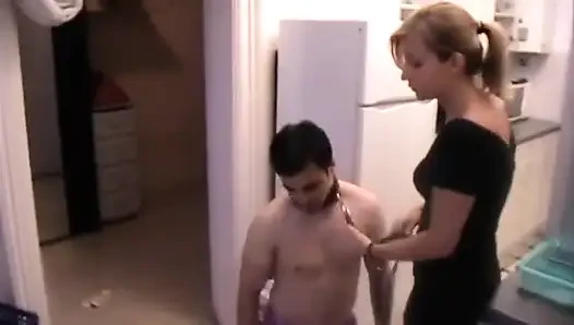 Kölesine ne isterse sipariş ediyor