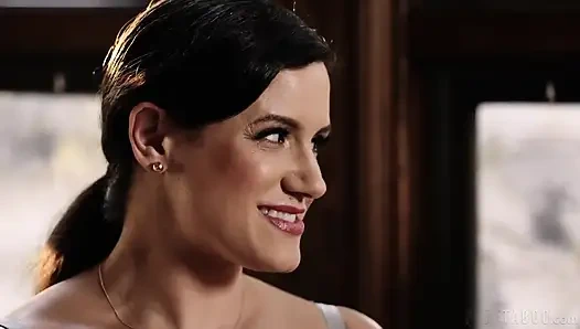 Saf tabu orta yaşlı seksi kadın Penny Berber'in çıplak ev politikası öğrenciyi sert biseksüel sikişe sokuyor