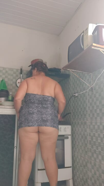 Öğle yemeğinin ortasında mastürbasyon