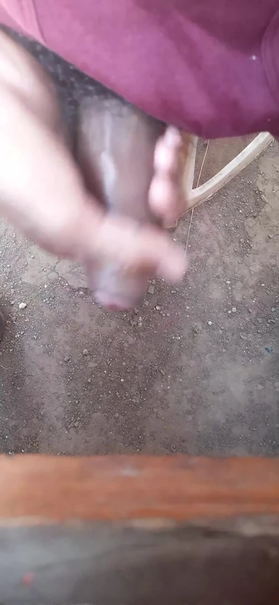 Boşalma elle muamele siyah büyük yarak Hintli adam sikişiyor