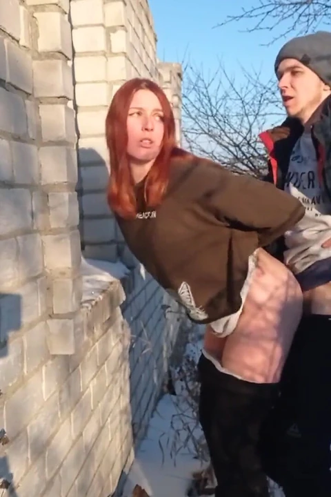 Kışın açık havada seks - adam beni sert sikiyor