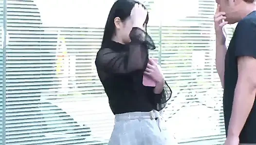 Sevimli bir kızla film çekiyor! 3