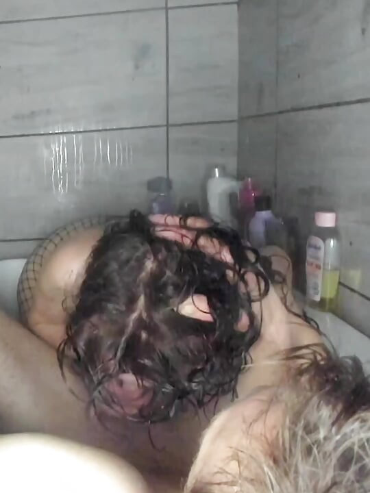 Jakuzili seksi kızlar daga&johny sikişiyor
