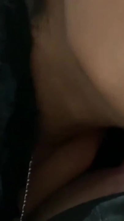 Ep3 Desi üvey anne üvey oğlunun kamerasını buldu striptiz yapıyor amcık gösterisi yatakta yatmaya başlıyor göğüslerini baştan çıkarma cezası | Klip 1
