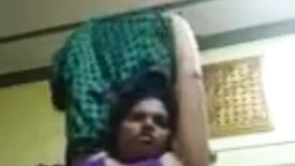 Hint kız parmak canlı gösteri