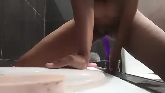 Sıkı amcığımı yarakla döllemeyi çok istiyorum...