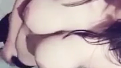 sl göğüsler gösteriliyor