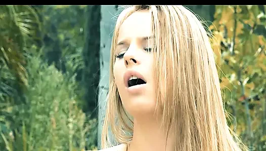 Jillian Janson'ın daha fazla ıslak orgazma ihtiyacı var