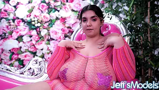 Tombul hatun Rose d Kush büyük silikon biniyor