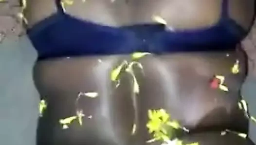 Sahip olan bir terli dik sikme ile benim desi Hint tamil köle