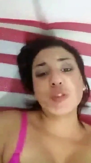 Mi novia invitandome a su cuarto 02
