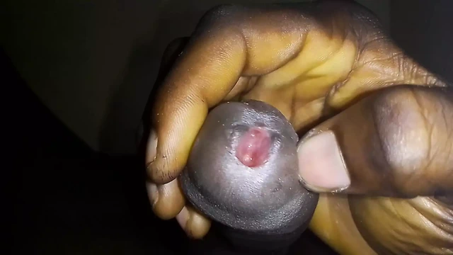 Kendimi yalnız hissettiğimde mastürbasyon yapıyorum