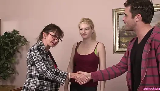 Amber'ın günlüğünde Amber Sativa Ciara Blue yer alıyor