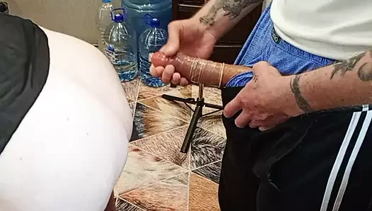 Kocam bir iş gezisinde ve bir yabancı beni sikiyor