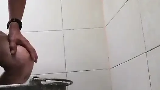 Sonraki İkinci Bölüm. Duşta