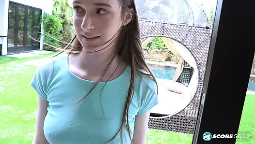 Uzun boylu genç hazel yaşlı bir adamla birden fazla pozisyonda sikişiyor