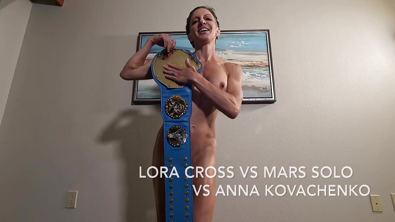 Anna Kovenchenko Mars solo ve lora cross ile çıplak sekswrestle