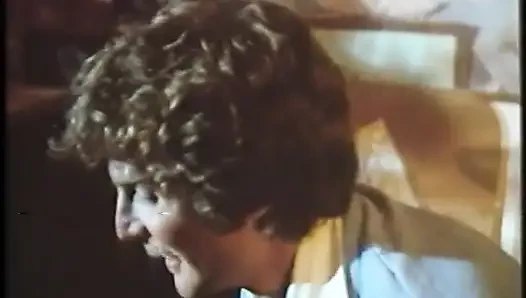 Adam iki ateşli yarak emiyor sonra yarağından döl içiyorlar - 2 sahne 1'de