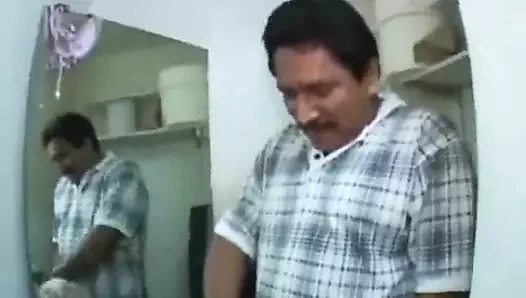 Ciera sage büyük memeli sarışın genç kız işiyor