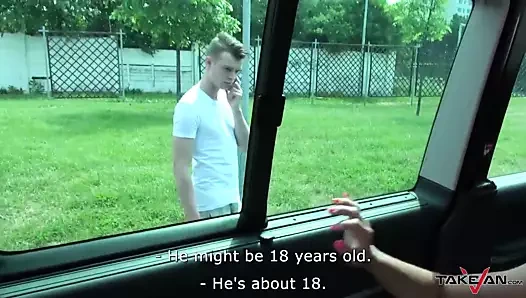 Takevan - mea melone ve wendy moon minibüste sert horoz sallıyor