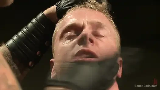 "Sen artık insan değilsin." "Sen benim nesnemsin!"