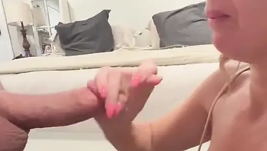 PAWG Housewife Loves Cock