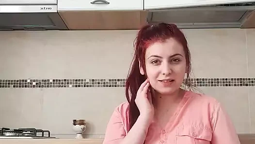 İlk kez mutfakta fışkırtarak boşalıyorum. Son kez her yerde azgın hissediyorum.