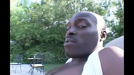 Çaresiz sürtük hepsini alıyor