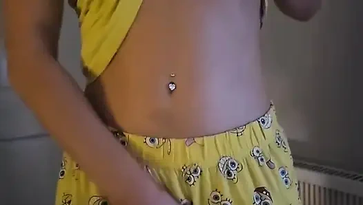 Spongebob pjs'imden soyunuyor