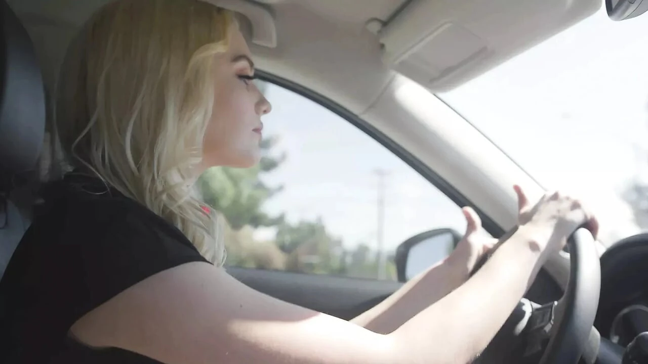 मेरी गर्म सहायक वास्तव में मुझे चोदना चाहती थी