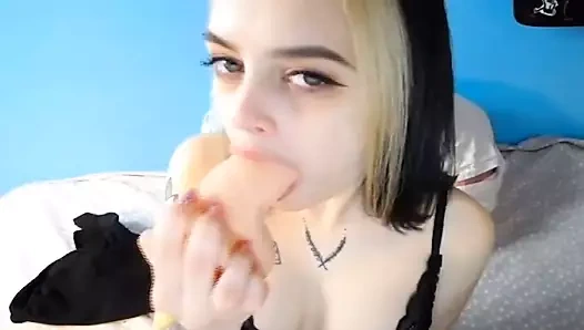 Tatlı kız tek başına ıslak