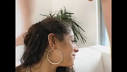 Kocamın büyük yarağını emmeyi seviyorum