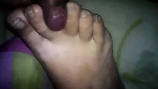 paja con los pies de mi mujer dormida 24