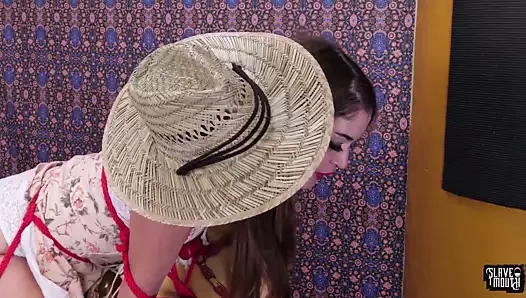 Bdsm gençler ağız iğne yapmak içinde