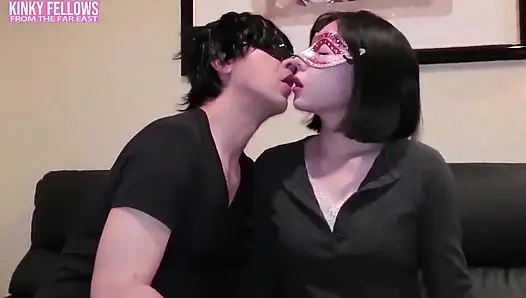 Karmaşık genç evli kadın, kimsenin durumunu çok derinden sormama şartıyla