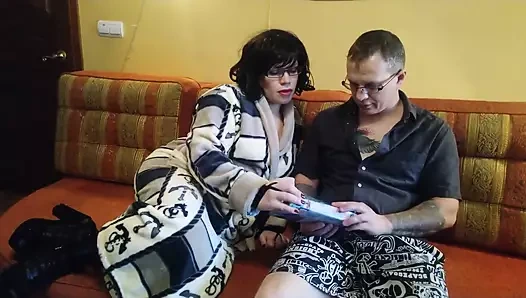 İri güzel kadın lateks sahibe