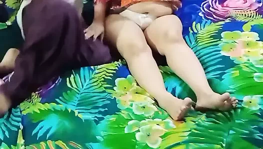 Onun yarağıyla oynamaktan zevk aldım