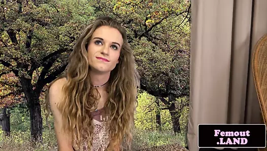 Amateur trap fingering her tight asshole