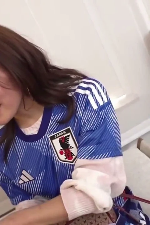 Çarpıcı bacaklı atletik güzellik - oyuncak orgazmları, özensiz sakso, hızlı binme ve meme boşalması - bölüm 1