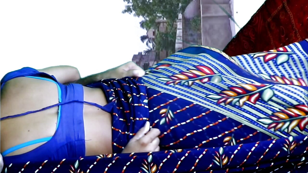 ON ROOF OUTDOR FUCKING.Newly love married couples first Fucking on roof  indian Teen Girl Fucks Her boyfriend